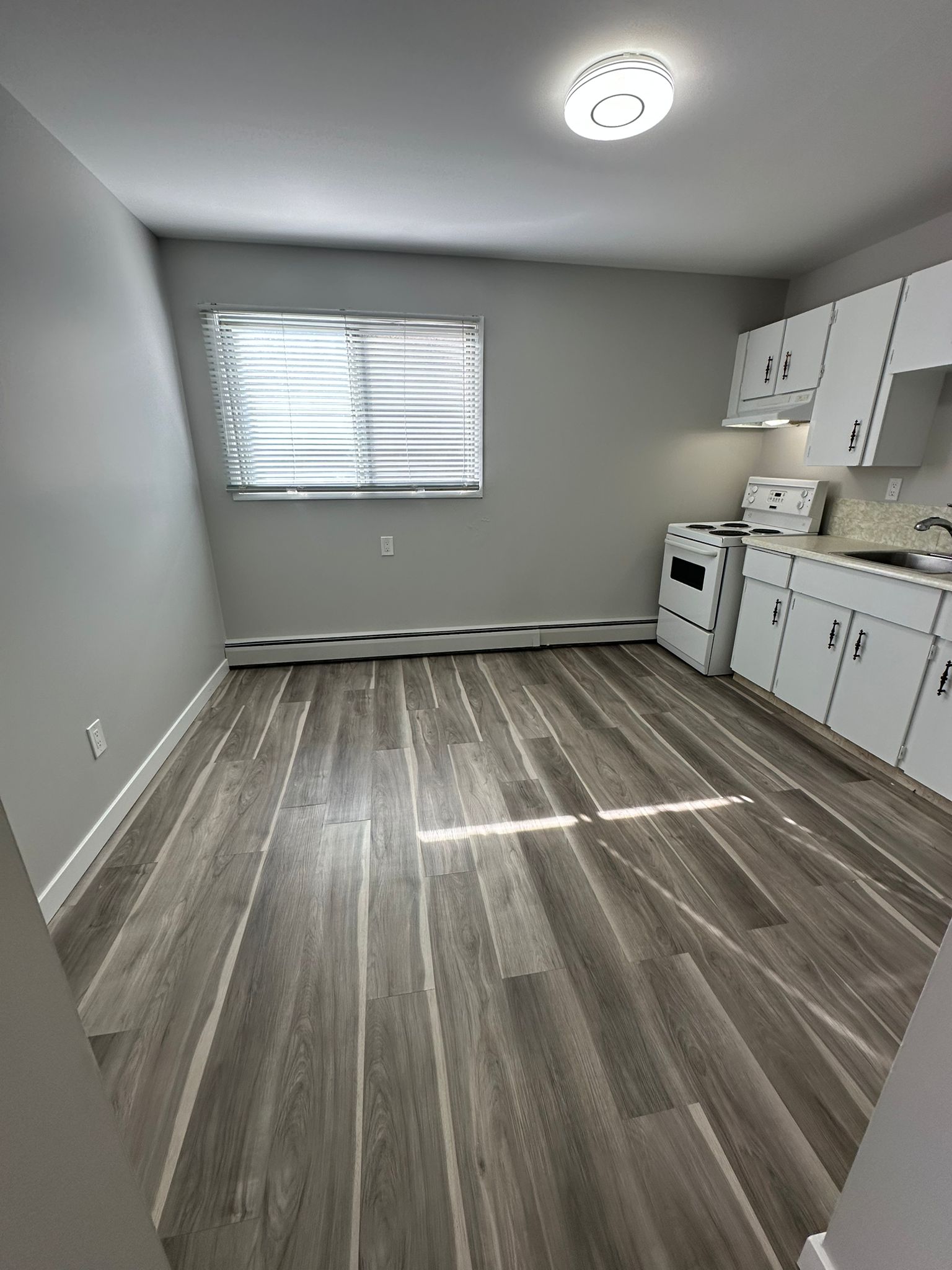 302 - 9923 81 Ave
