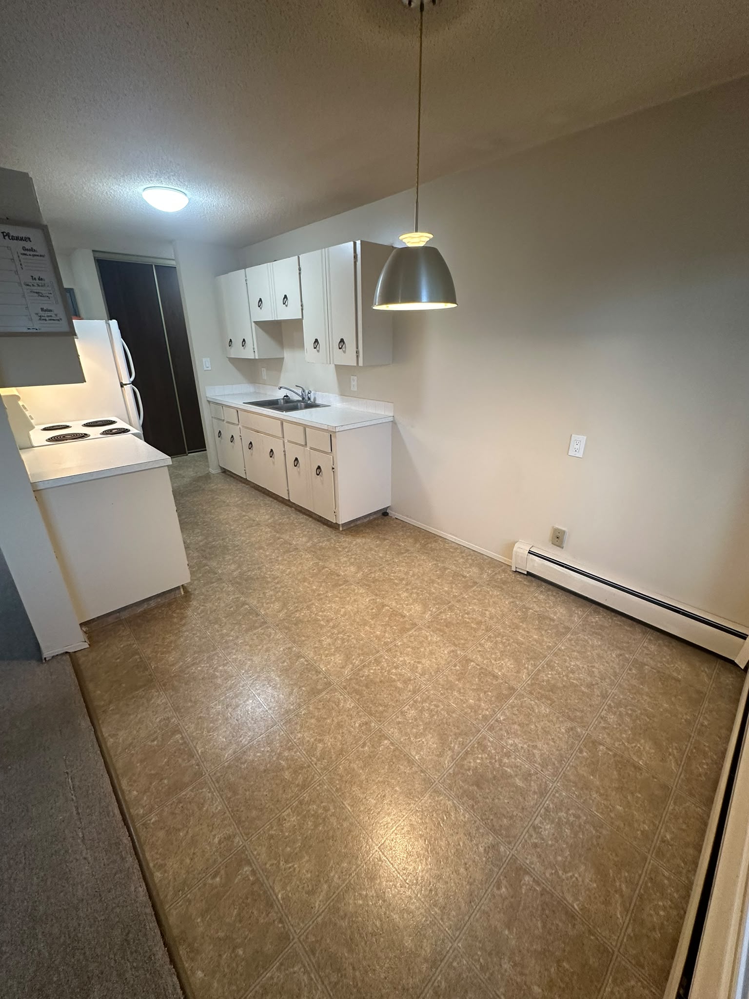 403 - 4507 44 Ave